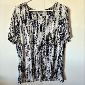 Women’s black and white blouse